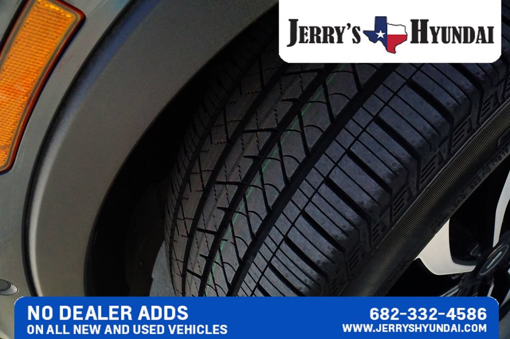 Used 2022 Lincoln Nautilus Black Label w/ Class II Trailer Tow Package AWD/4WD image 8