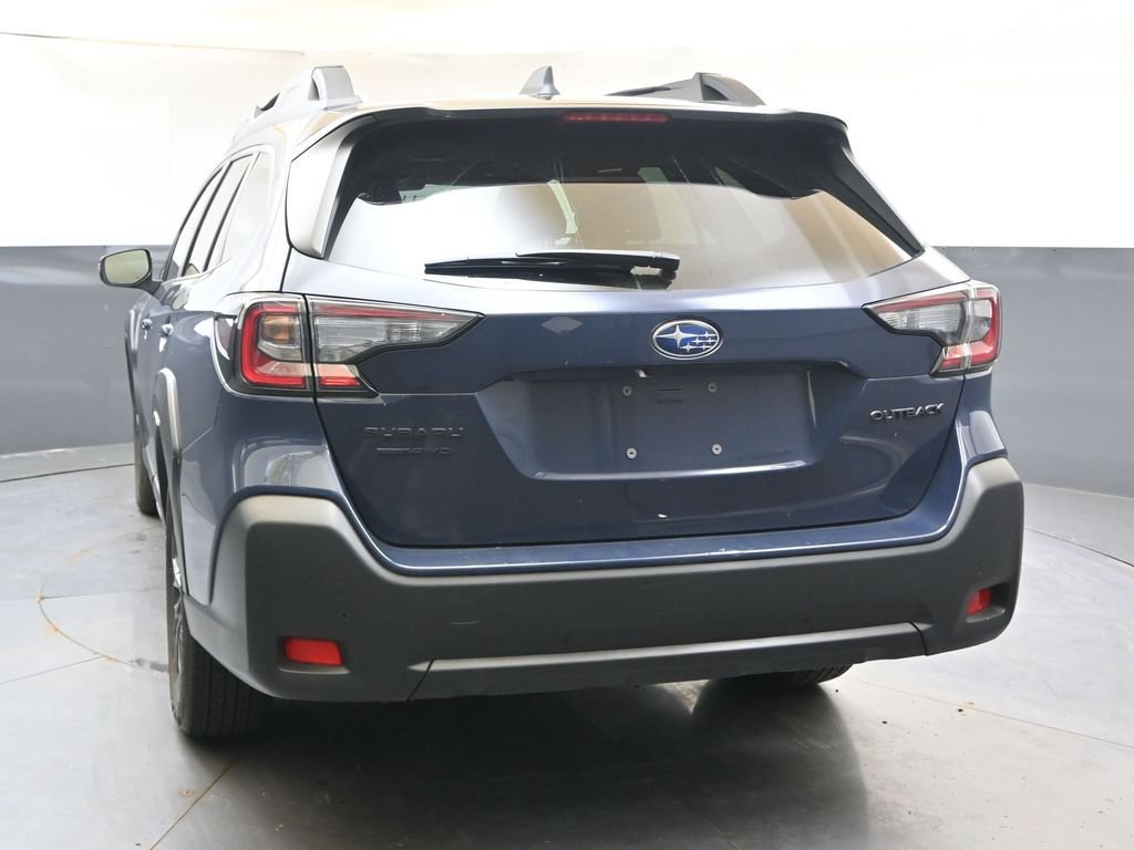 Certified 2025 Subaru Outback Onyx Edition AWD/4WD image 4
