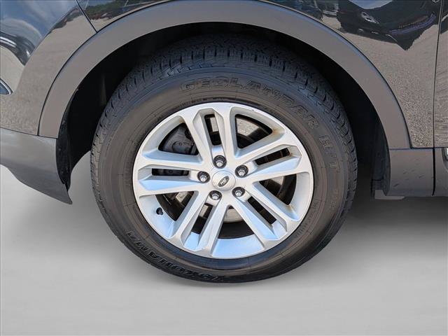 Used 2015 Ford Explorer XLT w/ Equipment Group 202B AWD/4WD image 25
