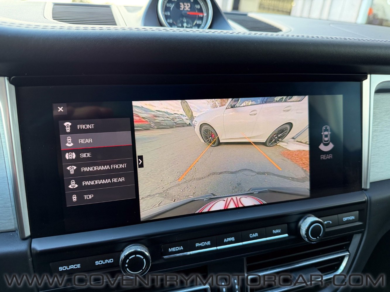 Used 2020 Porsche Macan Turbo image 26