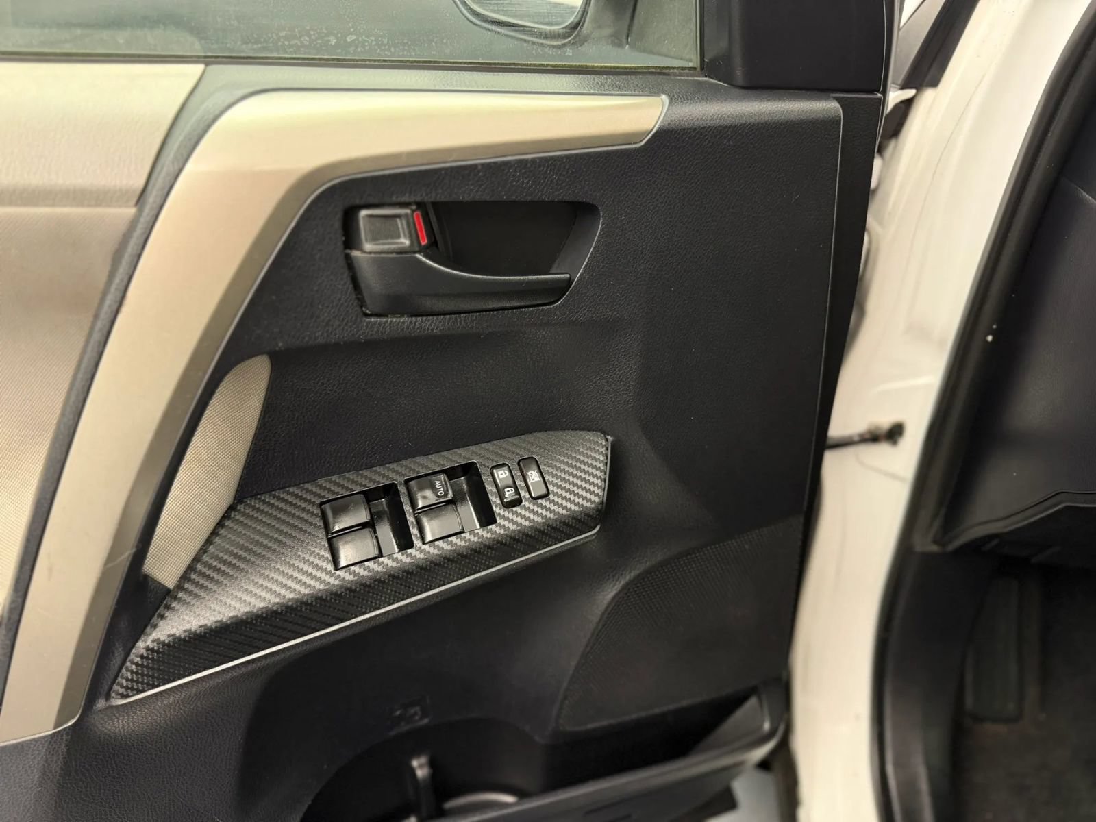 Used 2013 Toyota RAV4 LE AWD/4WD image 25