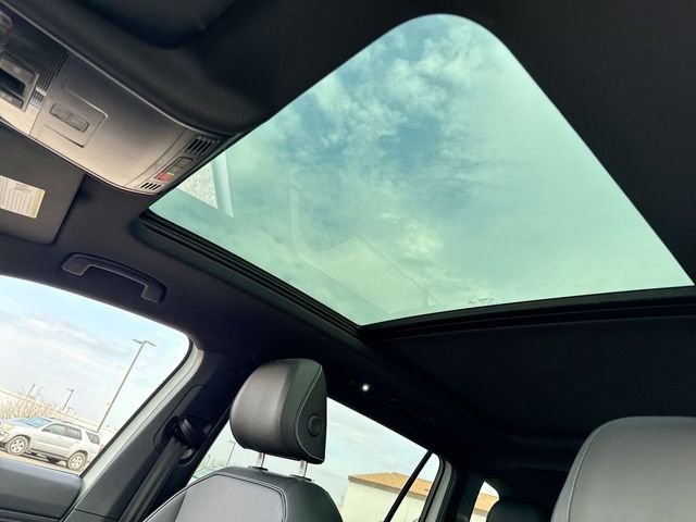 Used 2021 Volkswagen Tiguan SE R-Line image 21