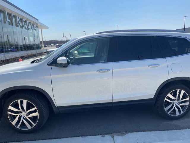Used 2018 Honda Pilot Touring image 2