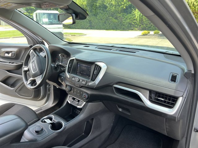 Used 2023 GMC Terrain SLE FWD image 29