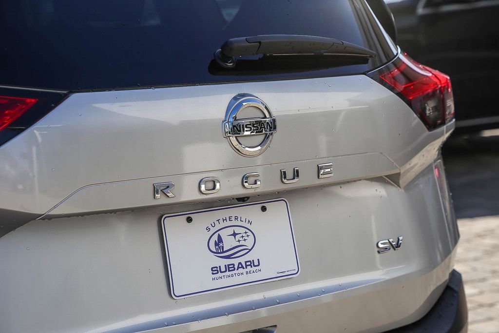 Used 2021 Nissan Rogue SV image 12