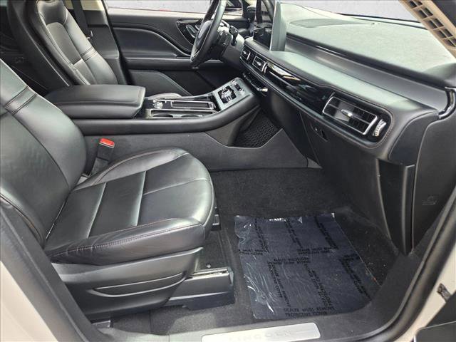 Used 2023 Lincoln Aviator 2WD w/ Class IV Trailer Tow Package image 19