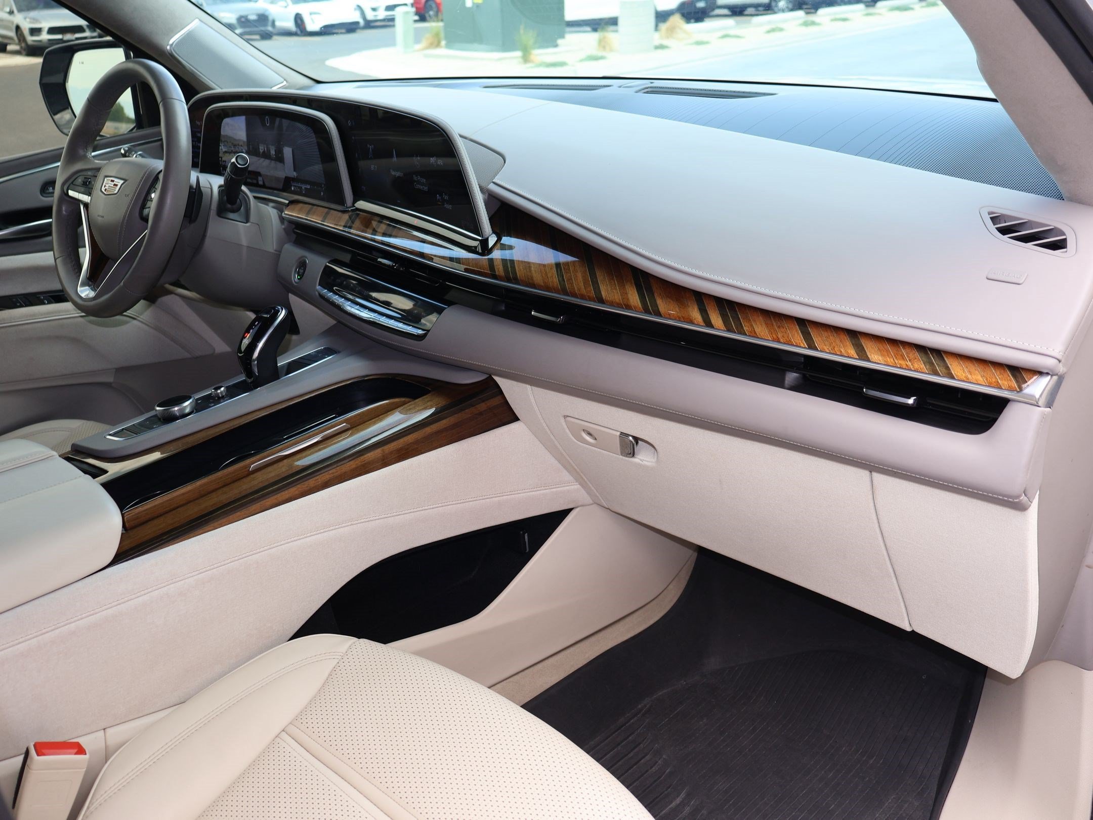 Used 2022 Cadillac Escalade Sport Platinum AWD/4WD image 36