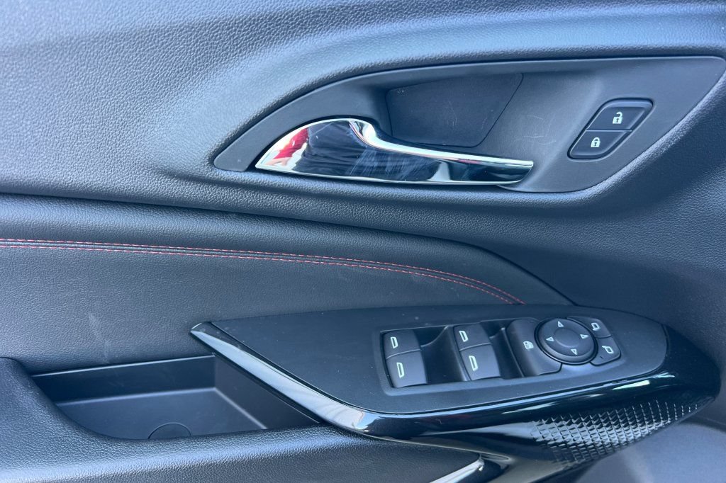 New 2026 Chevrolet Trax RS w/ Sunroof Package FWD image 8