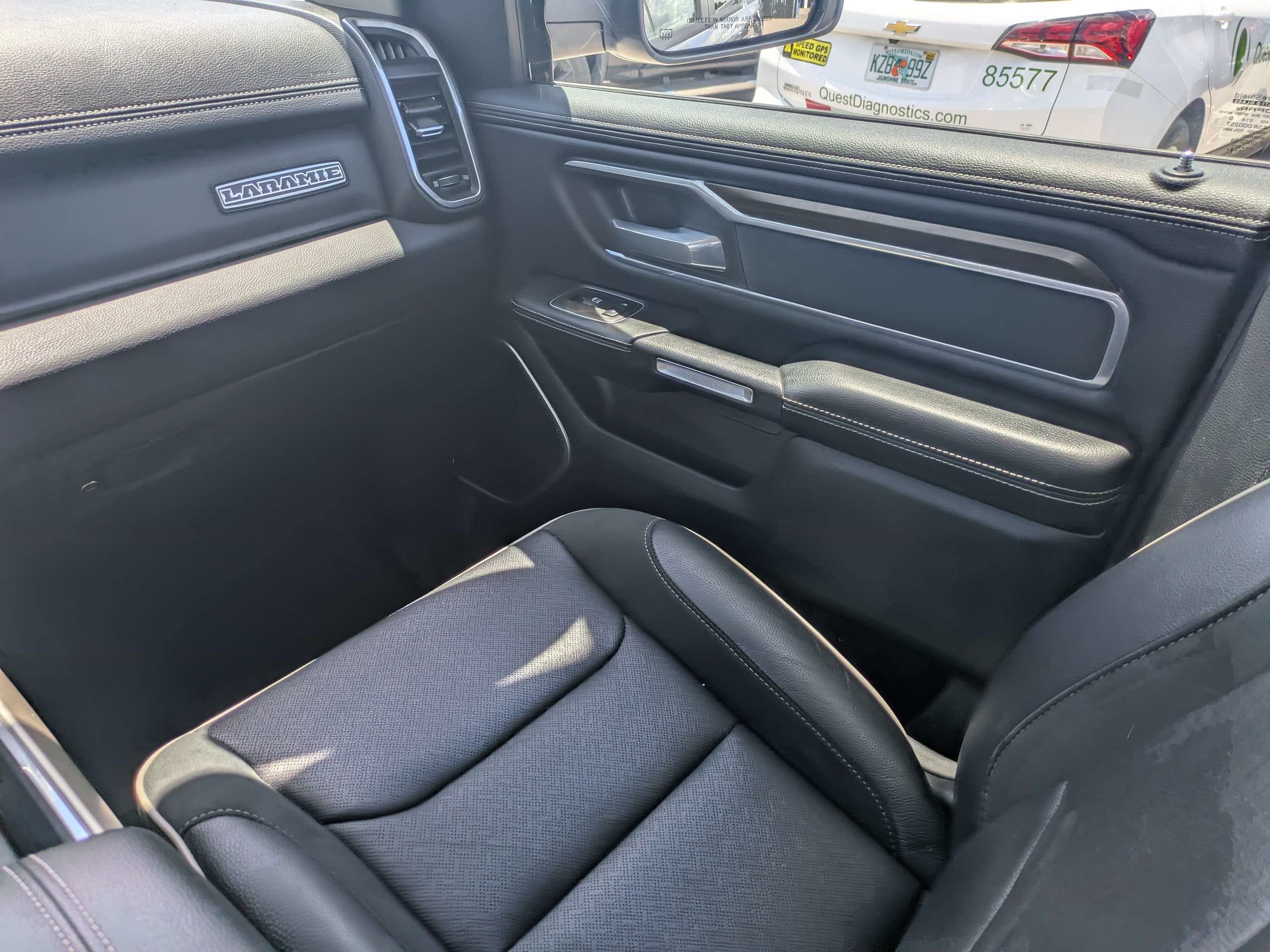 Used 2022 RAM 1500 Laramie AWD/4WD image 15