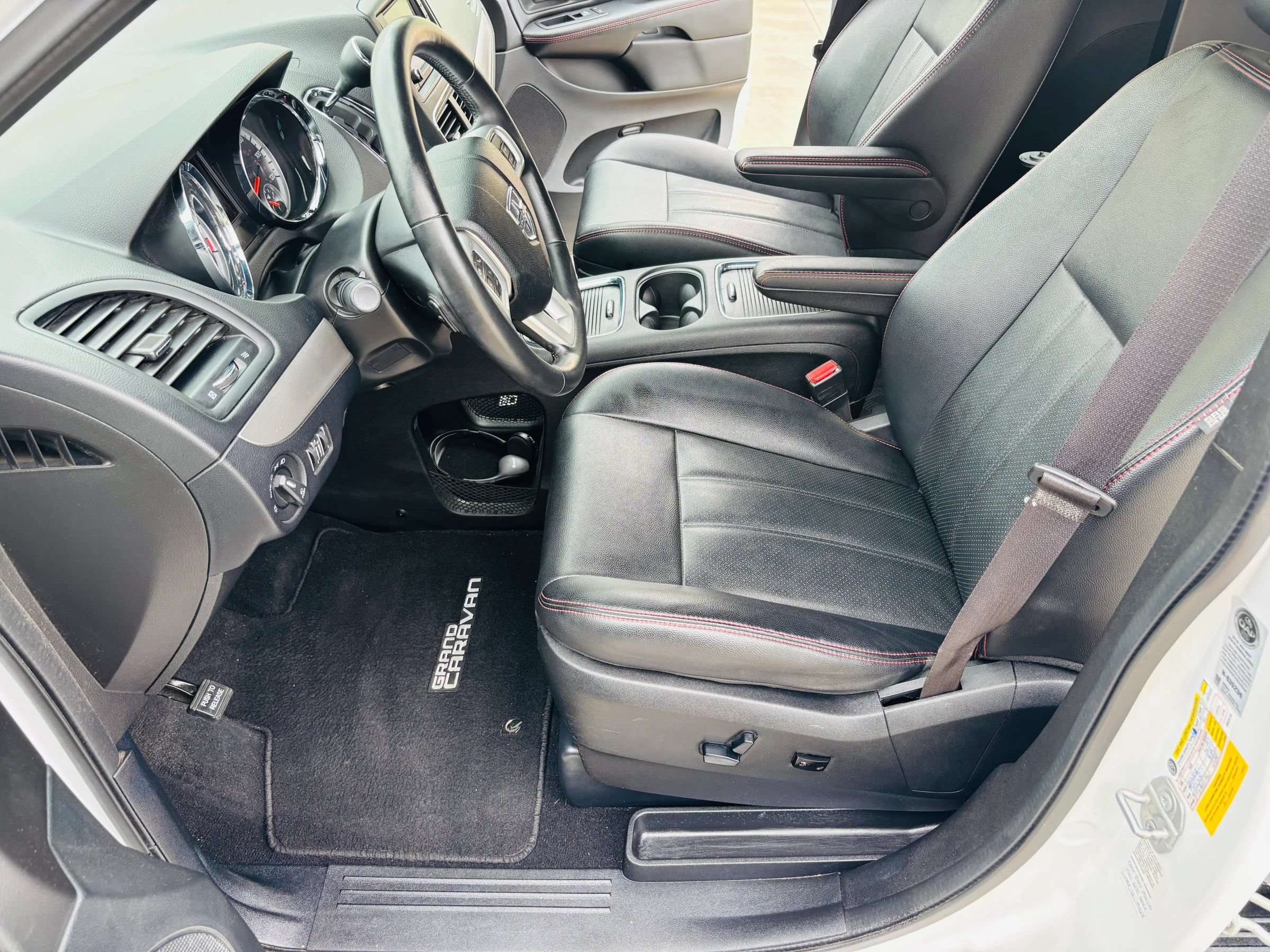 Used 2019 Dodge Grand Caravan GT FWD image 18