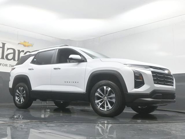 New 2026 Chevrolet Equinox LT image 2