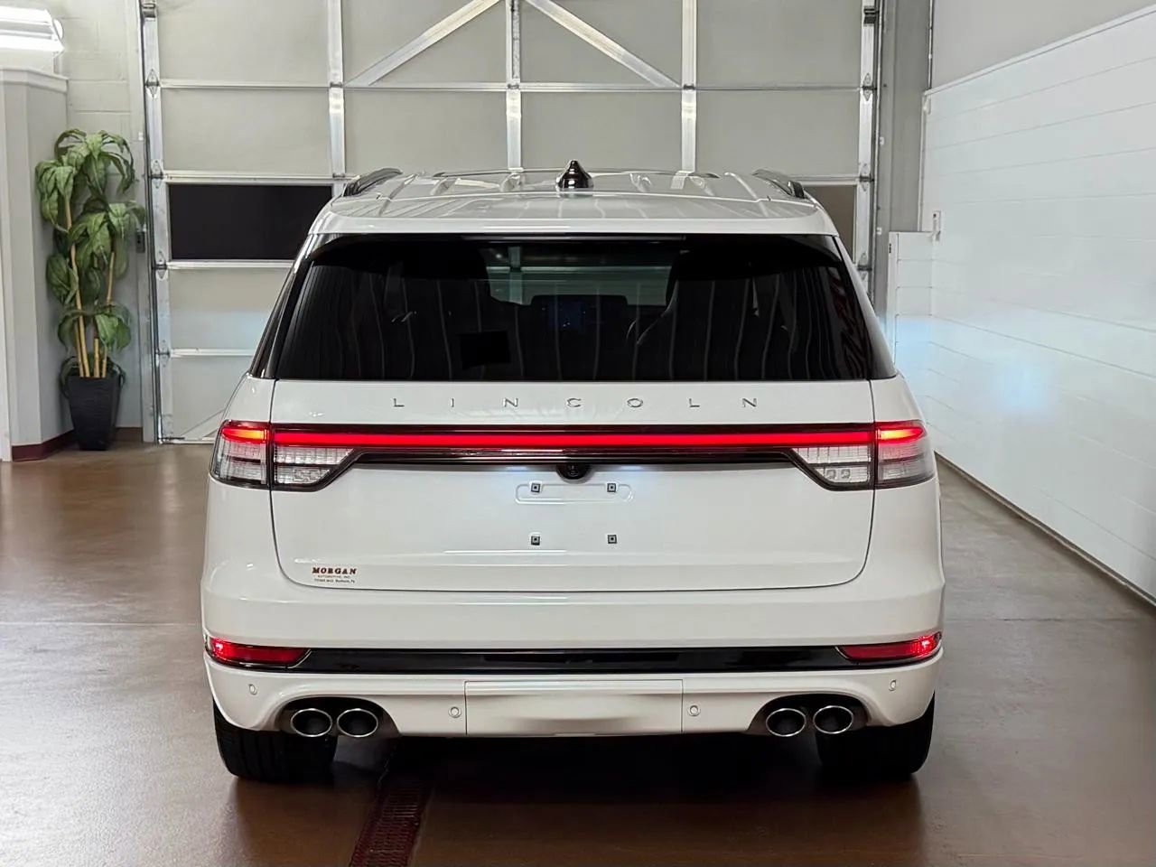 Used 2025 Lincoln Aviator Reserve w/ Equipment Group 201A AWD/4WD image 4