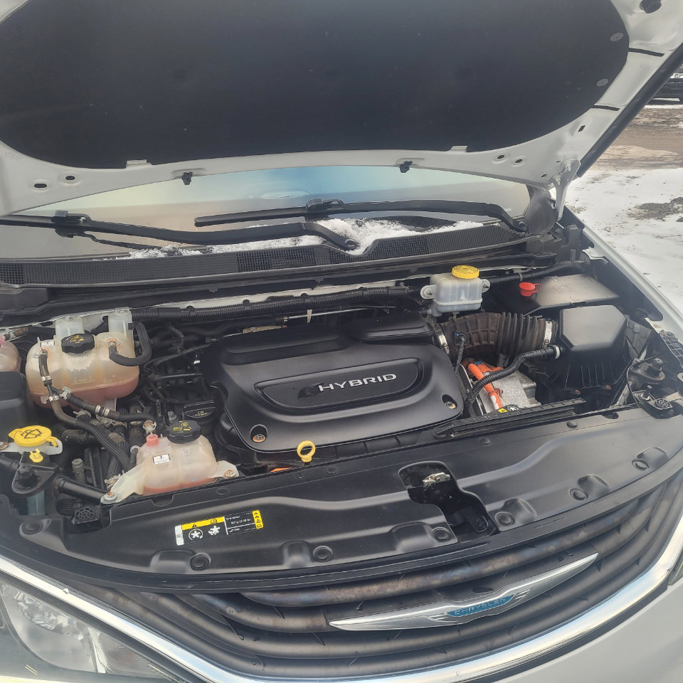 Used 2018 Chrysler Pacifica Touring Plus image 35