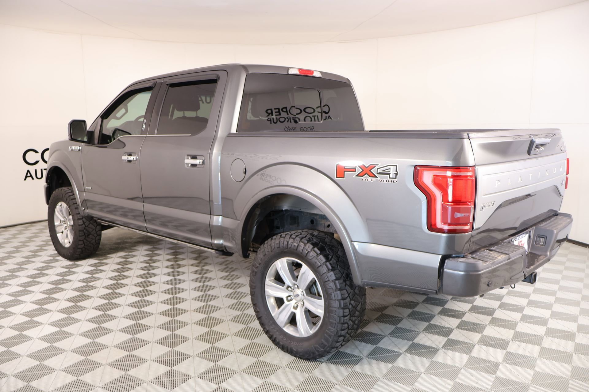 Used 2015 Ford F150 Platinum w/ Equipment Group 701A Luxury AWD/4WD image 26