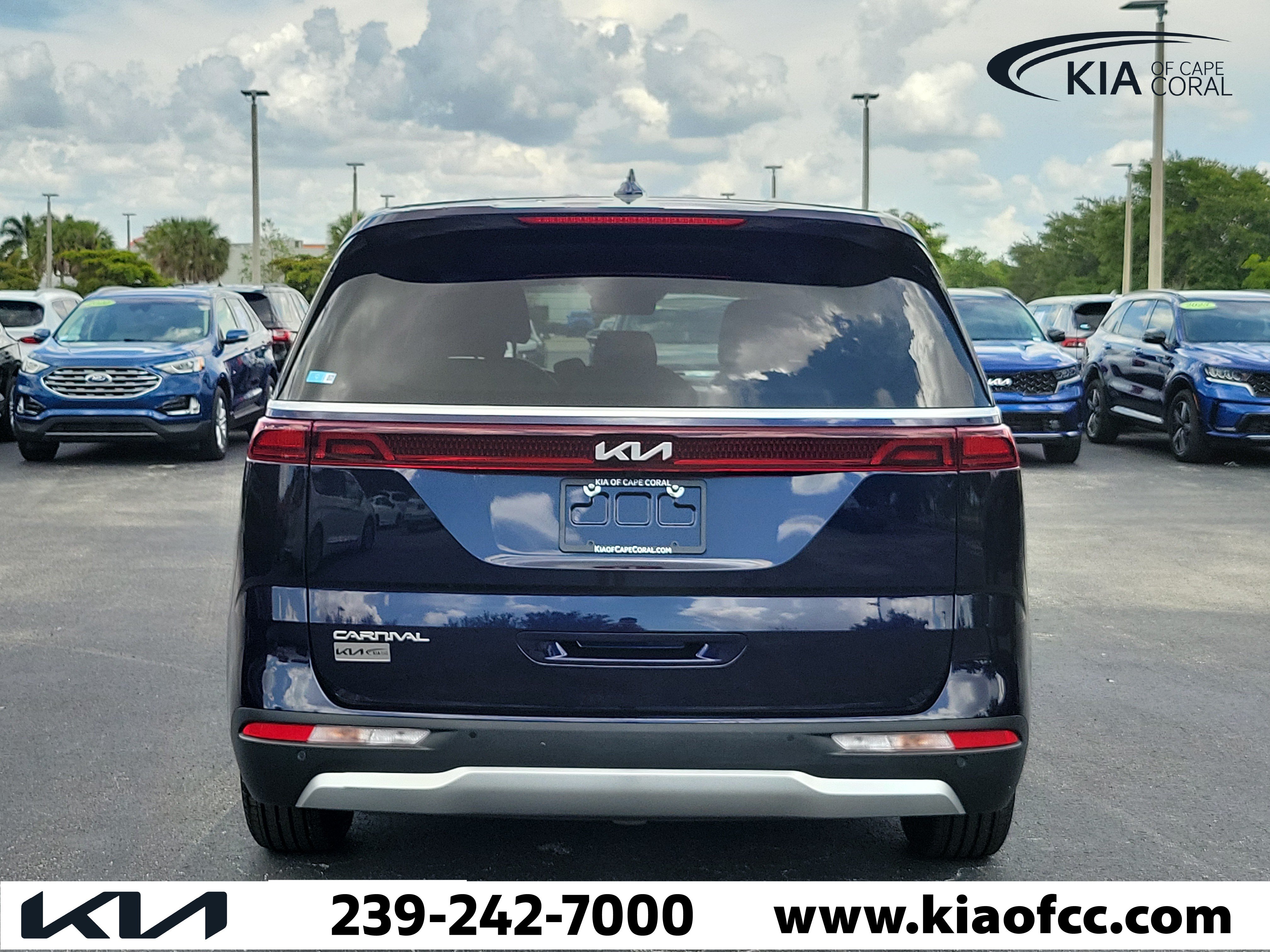 Certified 2023 Kia Carnival LX FWD image 5