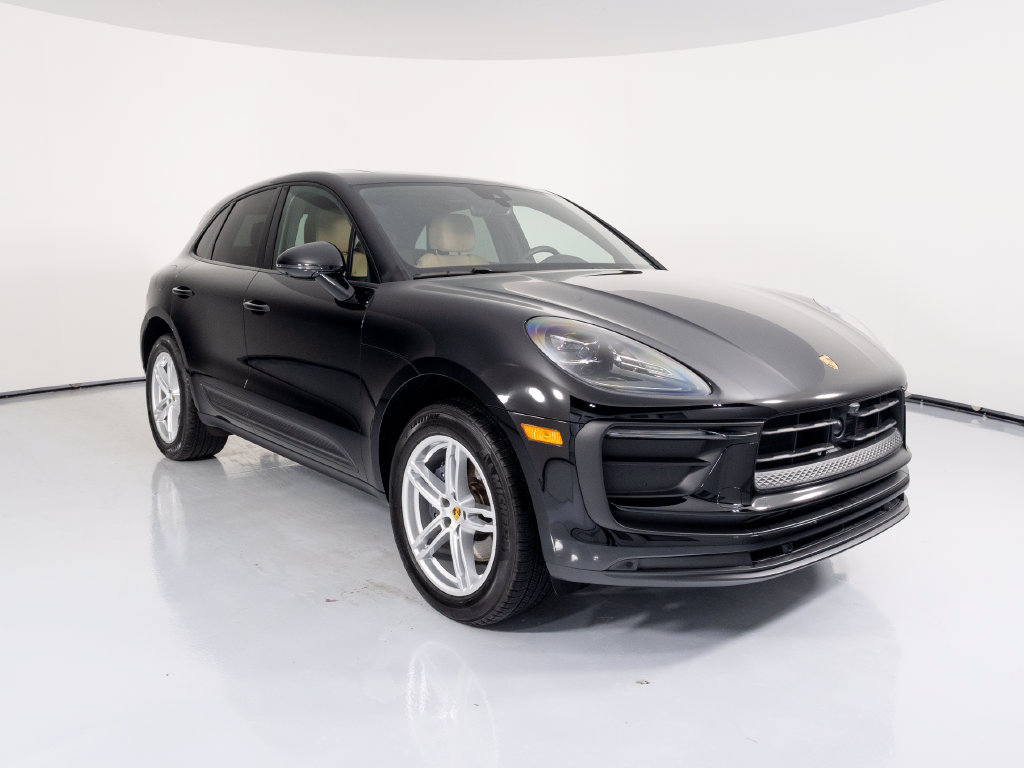 Certified 2026 Porsche Macan AWD/4WD image 13