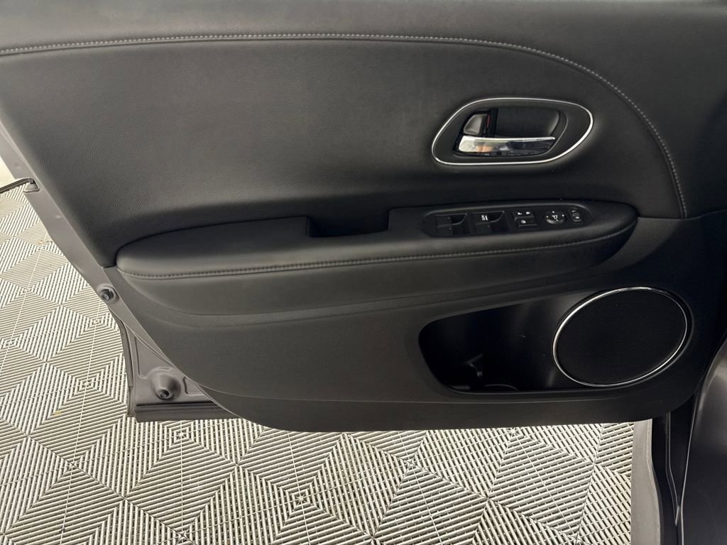 Used 2019 Honda HR-V Touring image 9