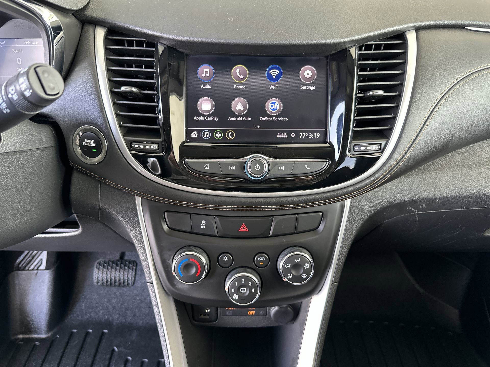 Used 2020 Chevrolet Trax LT w/ LT Convenience Package FWD image 13