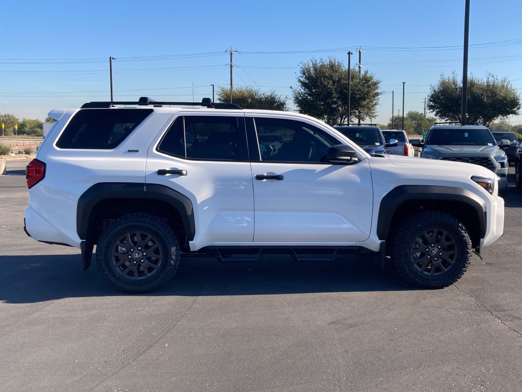 New 2026 Toyota 4Runner SR5 AWD/4WD image 4