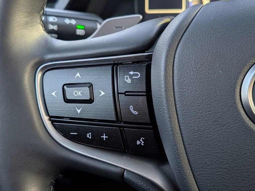 Used 2024 Lexus ES 300h w/ Premium Package image 25