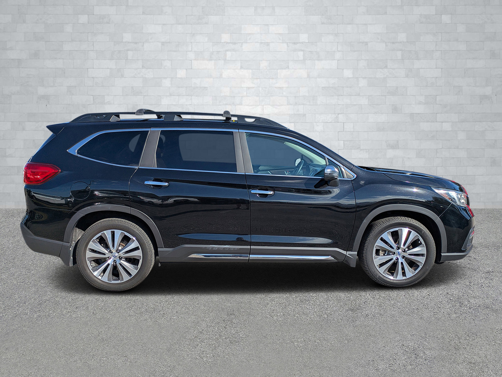 Used 2020 Subaru Ascent Touring image 4