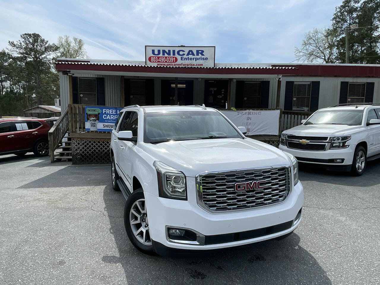 Used 2018 GMC Yukon Denali image 1