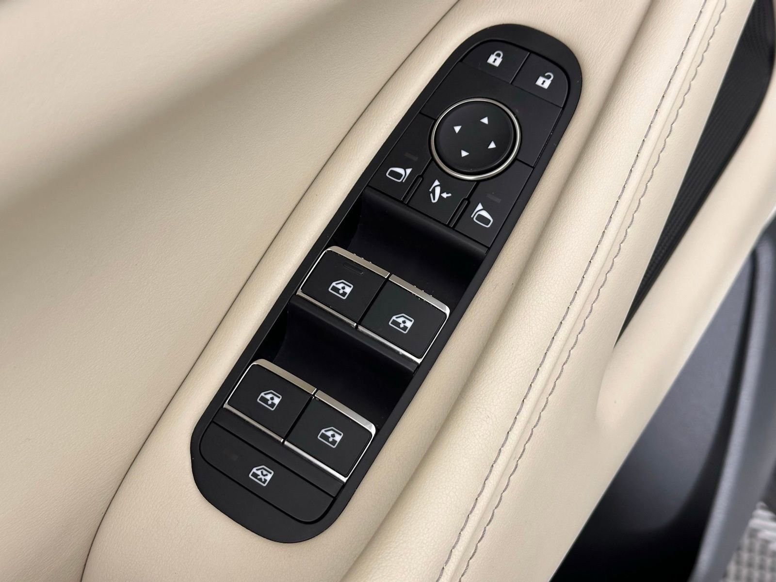 Used 2023 INFINITI QX60 Luxe w/ Cargo Package image 40