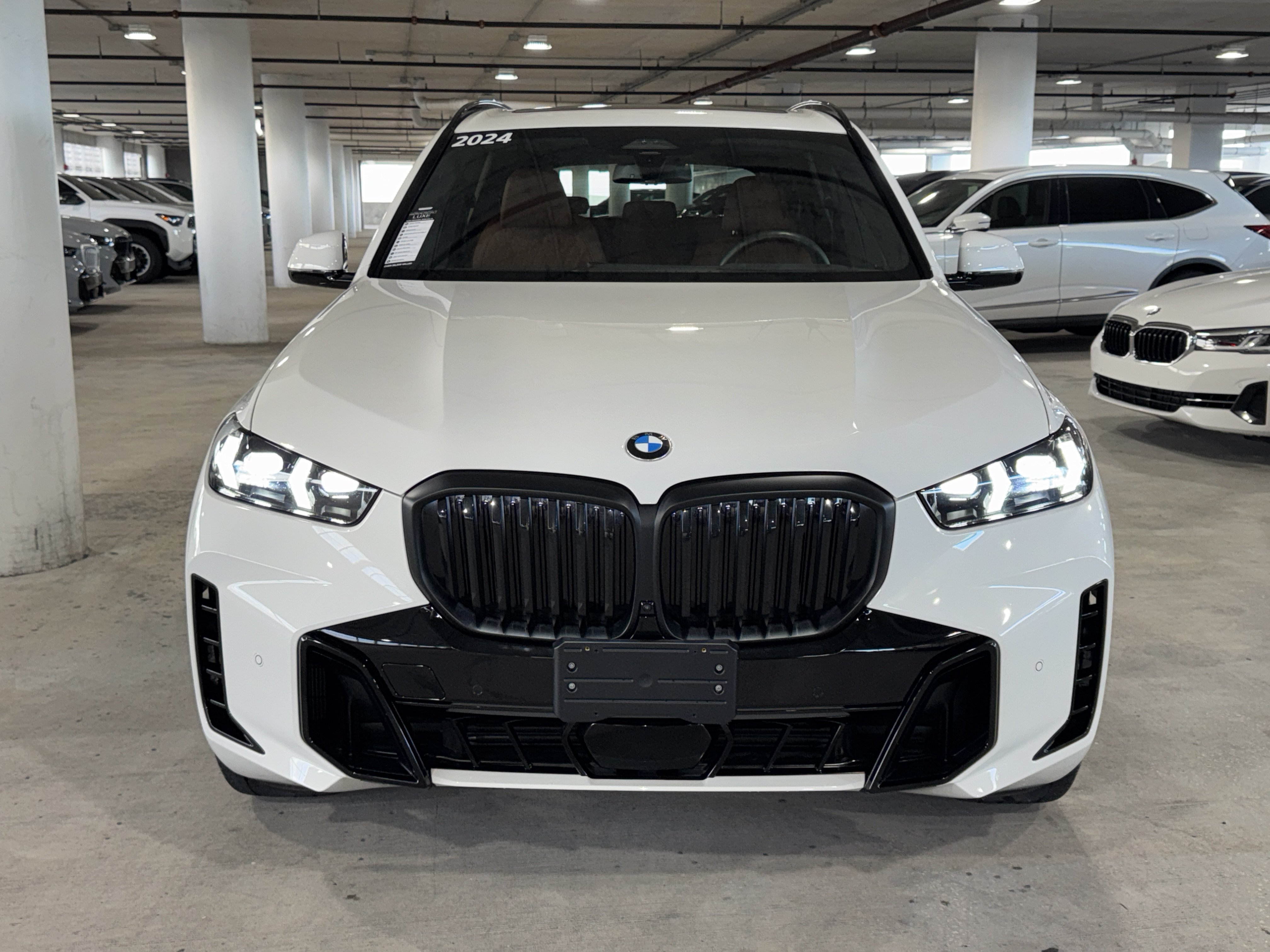 Used 2024 BMW X5 sDrive40i w/ M Sport Package RWD image 3
