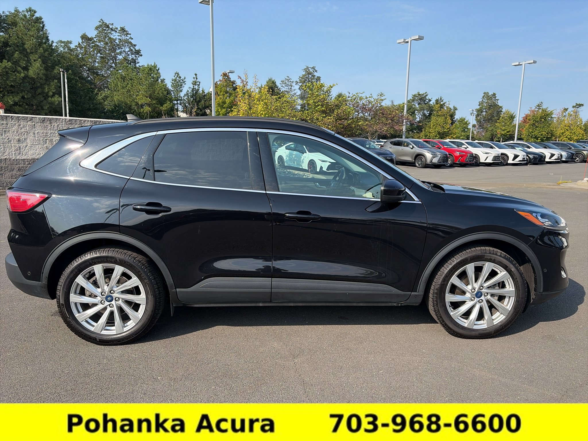 Used 2021 Ford Escape Titanium w/ Titanium Elite Package AWD/4WD image 8