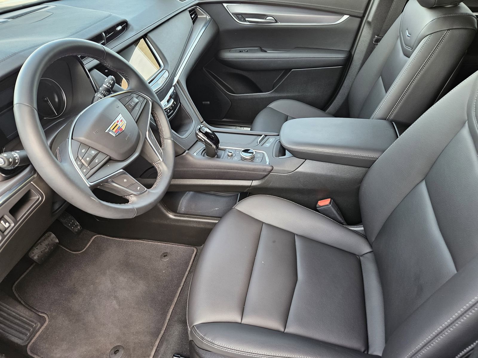 New 2026 Cadillac XT5 Luxury image 16