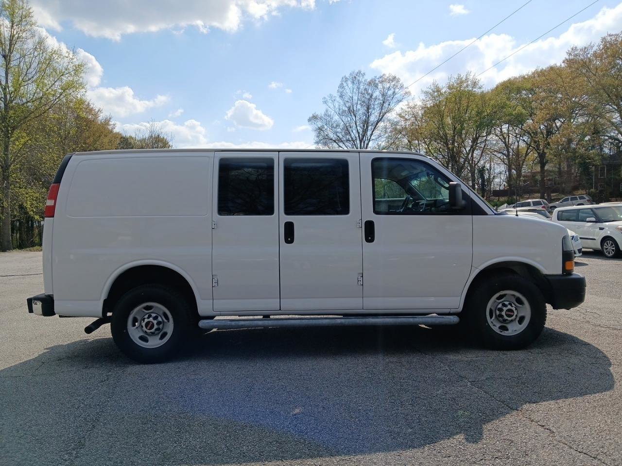 Used 2017 GMC Savana 2500 RWD image 5