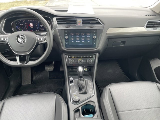 Used 2021 Volkswagen Tiguan SEL image 3