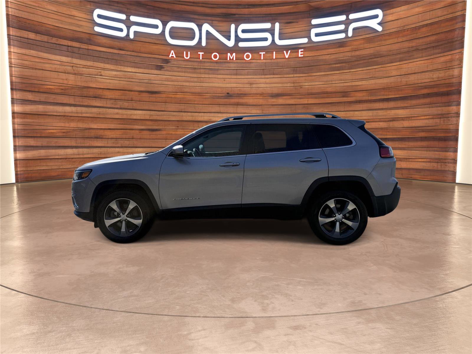Used 2019 Jeep Cherokee Limited AWD/4WD image 2