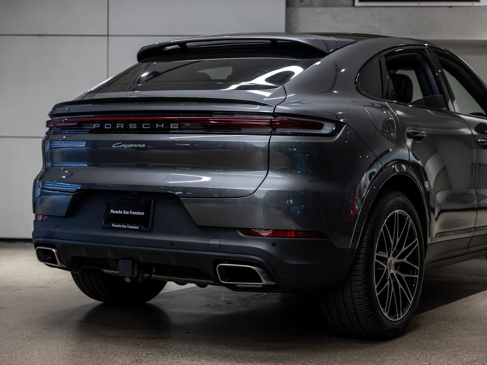 Certified 2025 Porsche Cayenne Coupe AWD/4WD image 23