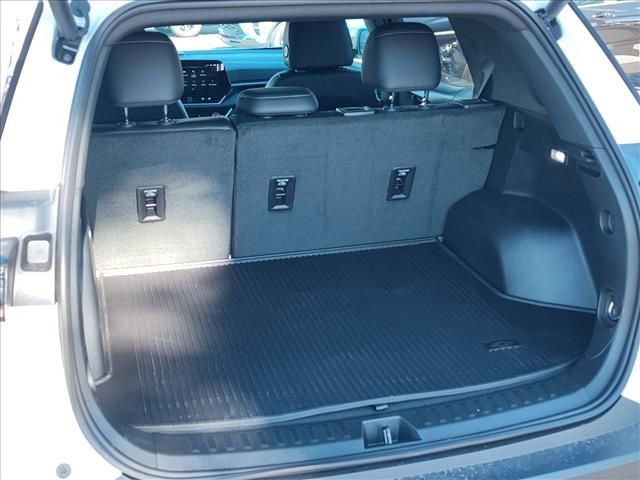 New 2026 Chevrolet Equinox LT w/ Convenience Package II image 9