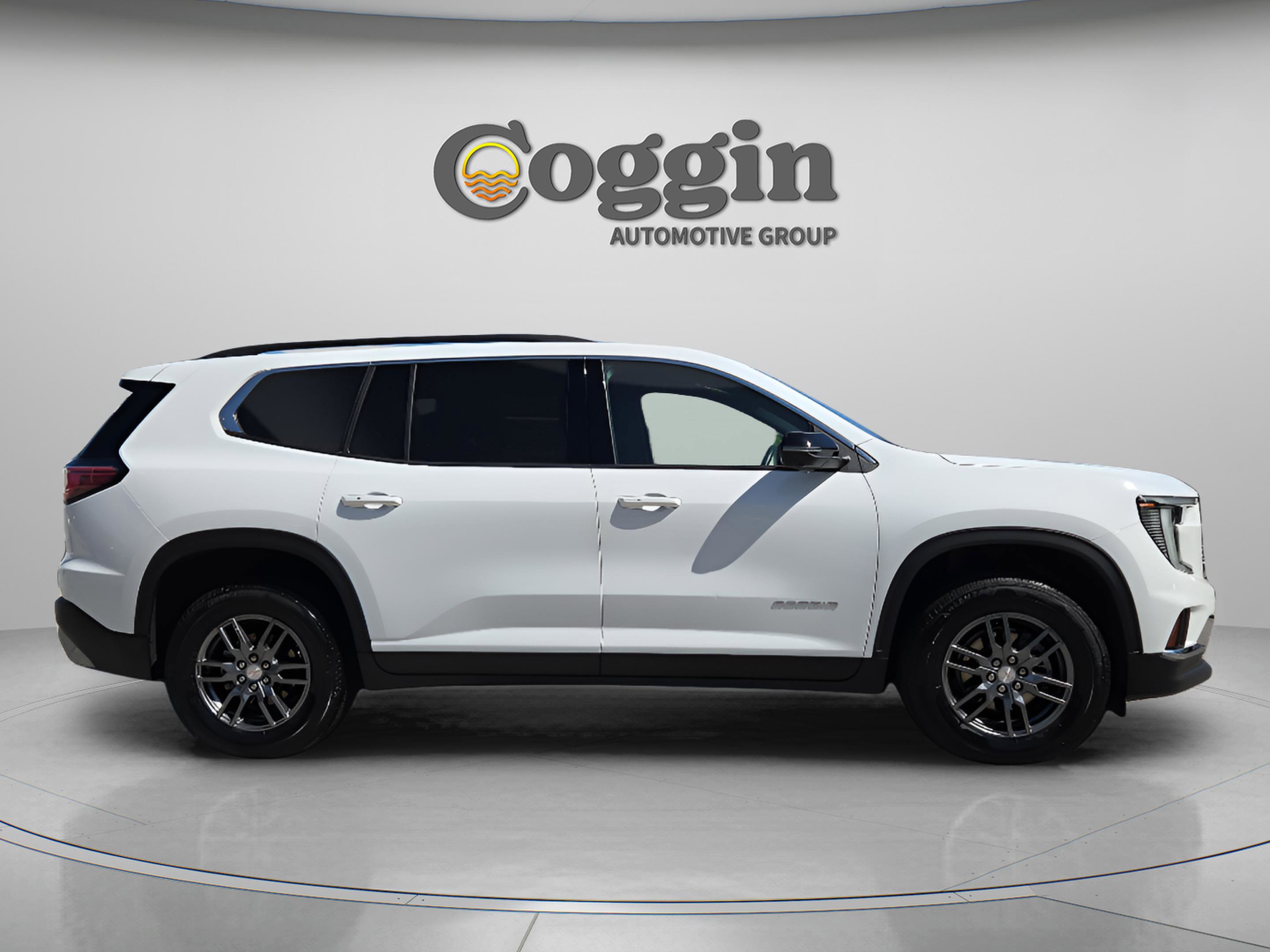 Used 2025 GMC Acadia Elevation image 6