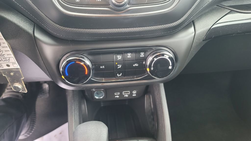 Used 2023 Chevrolet TrailBlazer LS FWD image 22