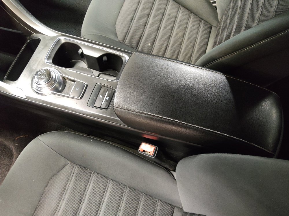 Used 2020 Ford Fusion SE FWD image 26