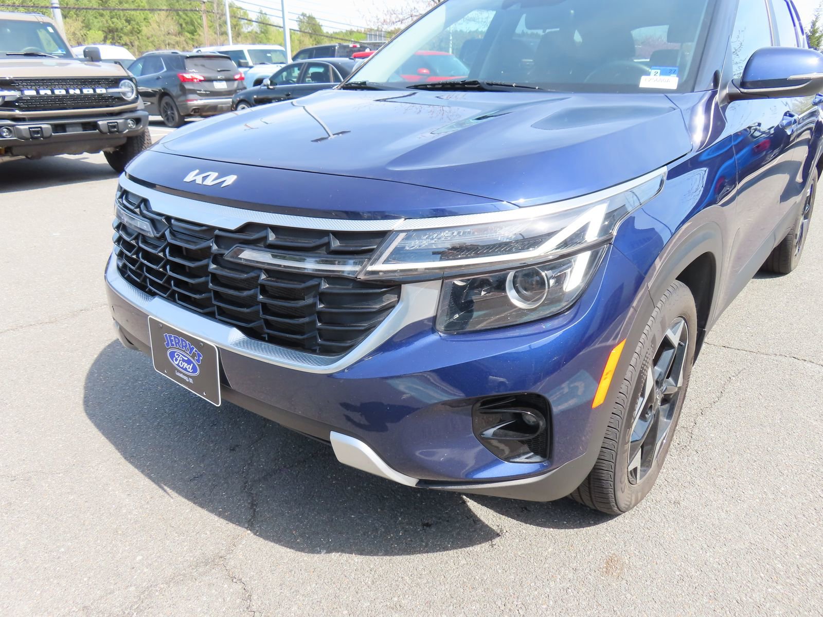 Used 2024 Kia Seltos EX image 9