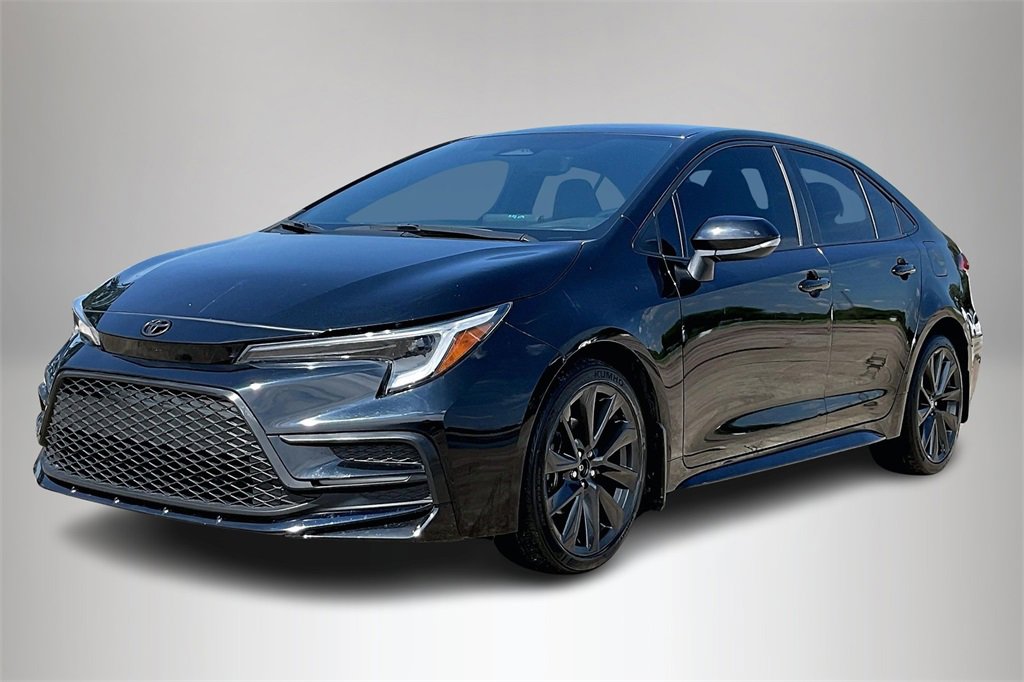 Used 2024 Toyota Corolla SE image 2