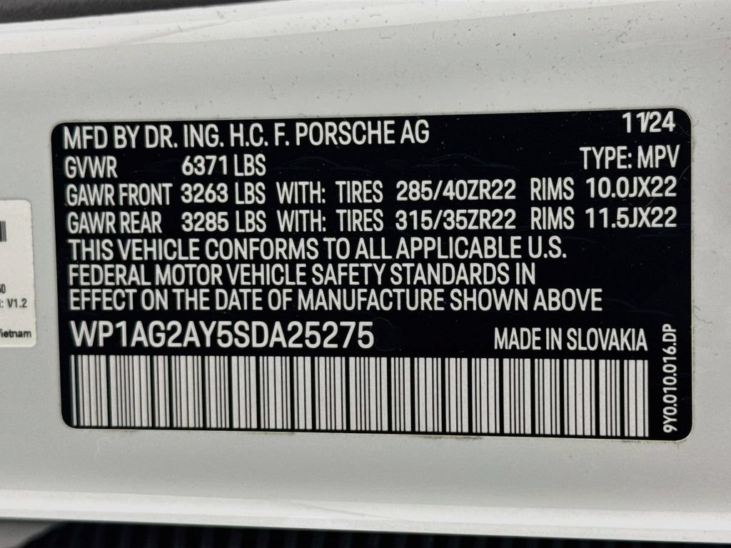 Certified 2025 Porsche Cayenne GTS w/ Premium Package Plus AWD/4WD image 34