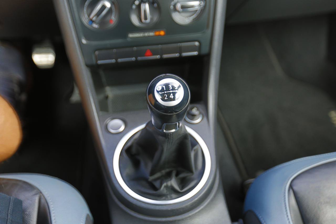 Used 2013 Volkswagen Beetle 2.0T FWD image 12