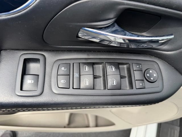 Used 2020 Dodge Grand Caravan SXT FWD image 21