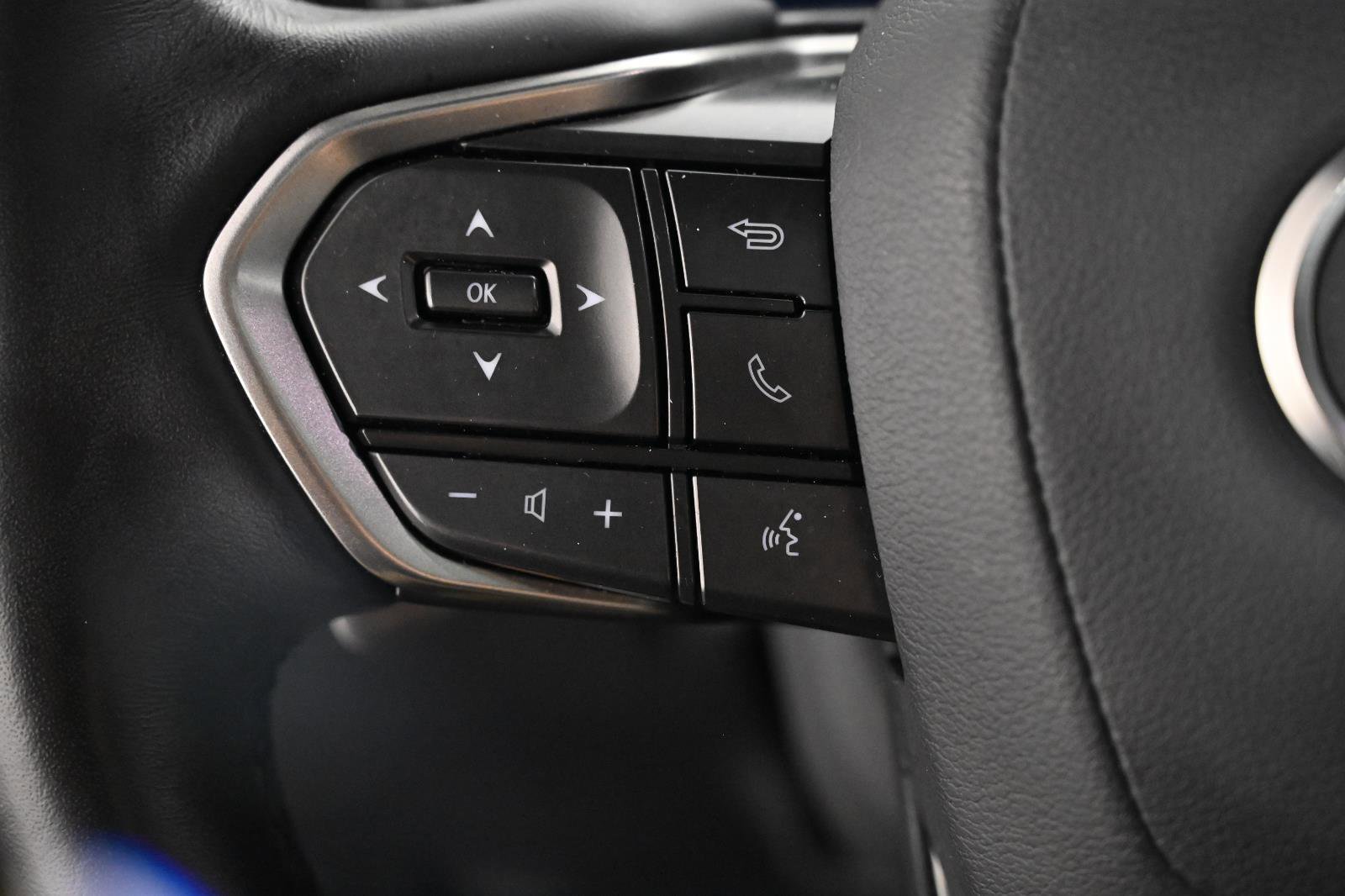 Used 2025 Lexus GX 550 w/ Accessory Package (2T) image 14