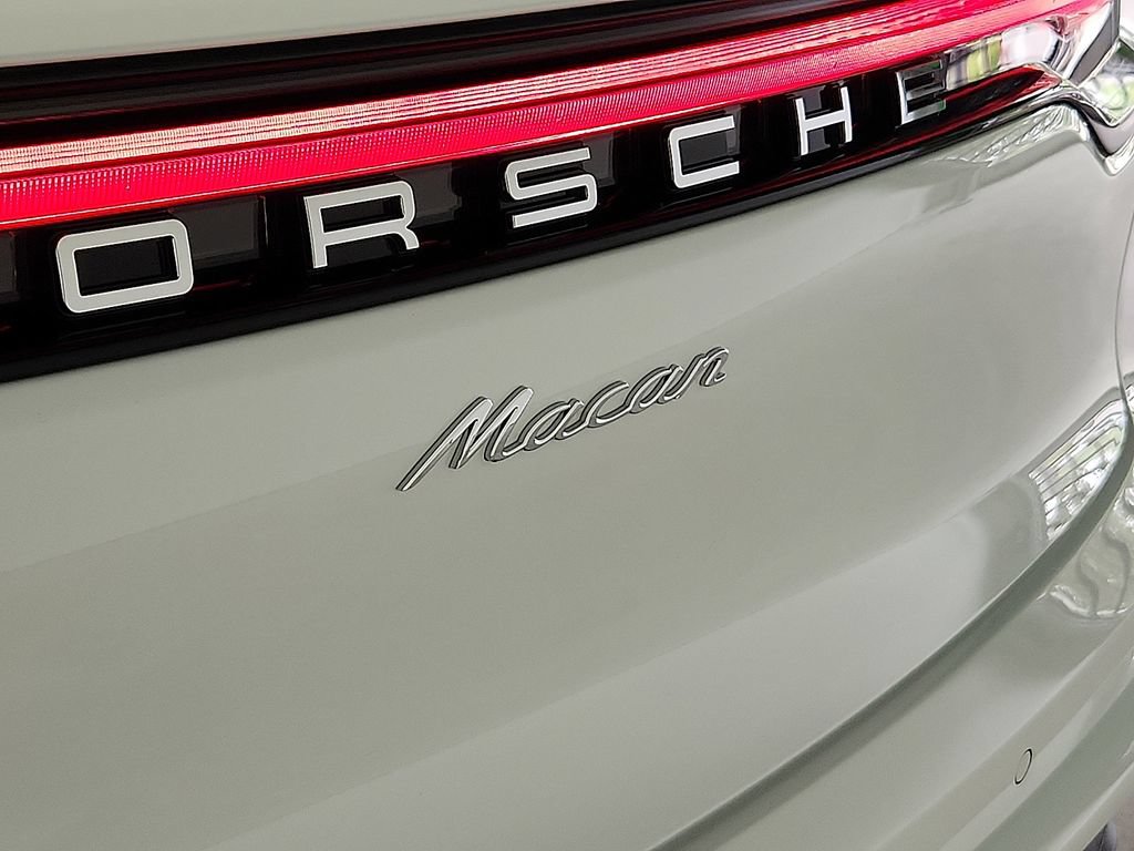 New 2026 Porsche Macan AWD/4WD image 27