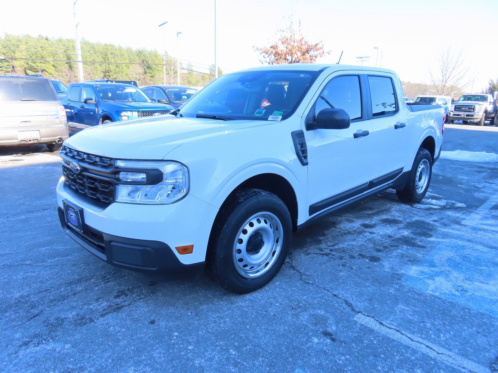 Used 2024 Ford Maverick XL image 3