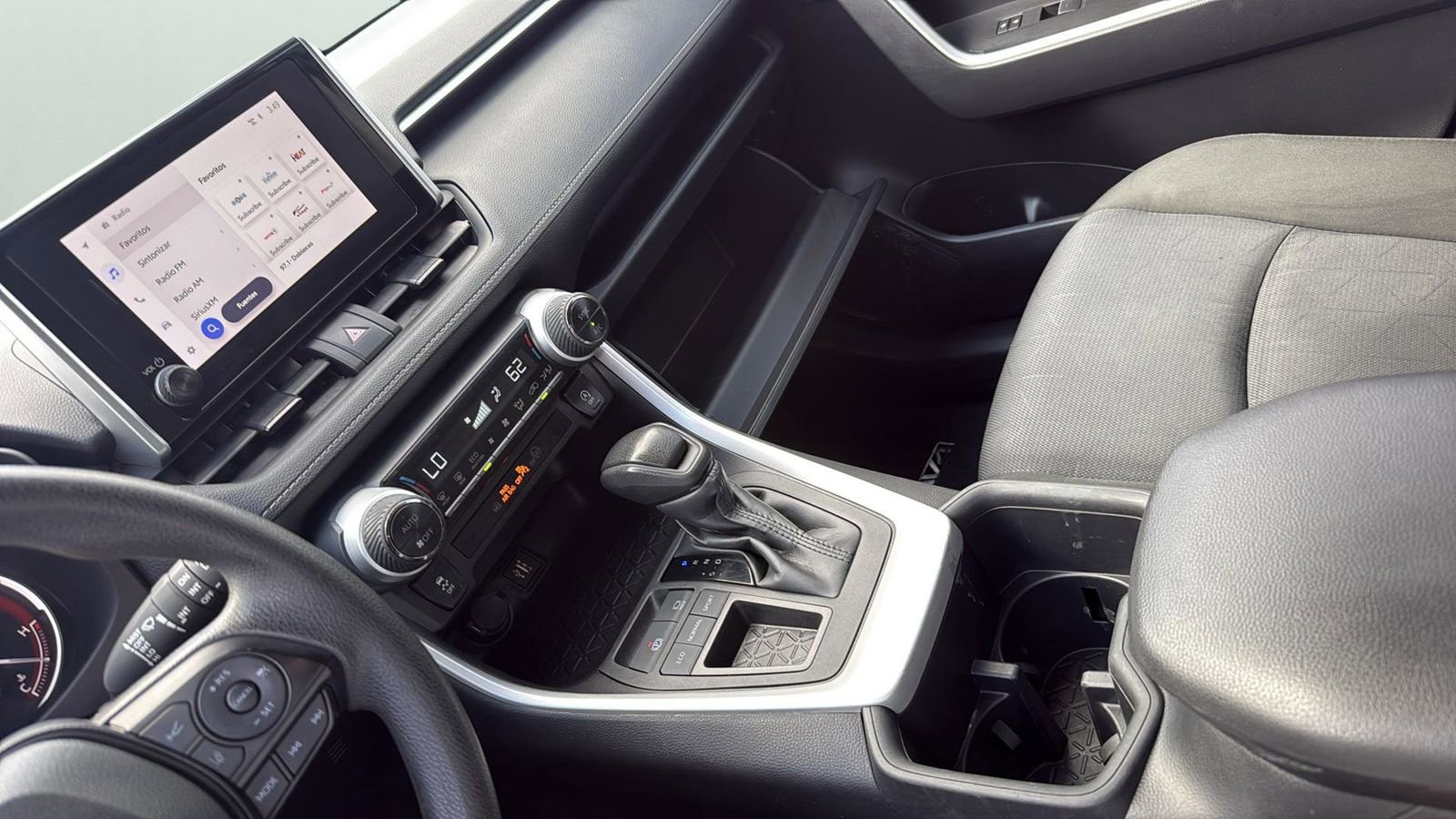 Used 2025 Toyota RAV4 XLE w/ Convenience Package FWD image 21