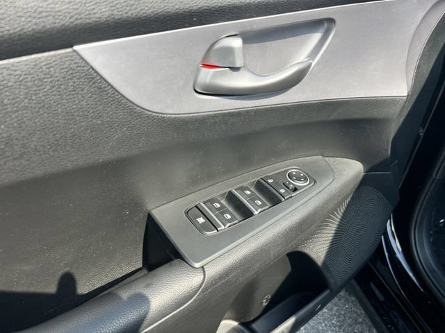 Used 2024 Kia Forte LXS w/ LXS Technology Package FWD image 11