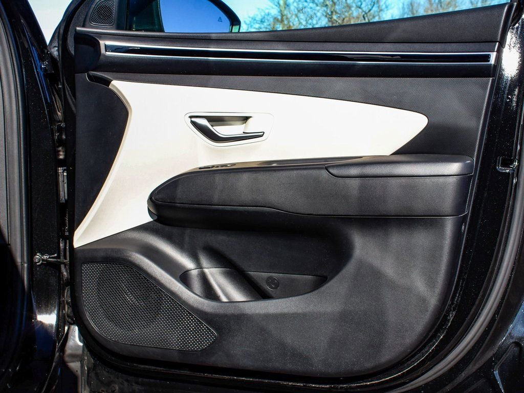 Used 2023 Hyundai Tucson SE image 13