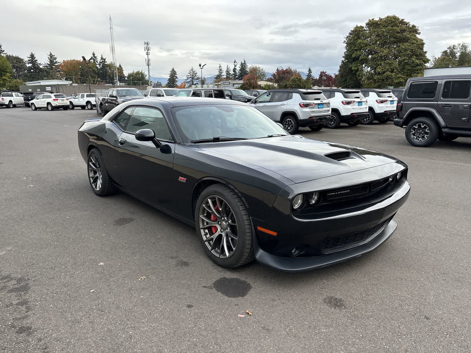 Used 2015 Dodge Challenger SRT RWD image 6